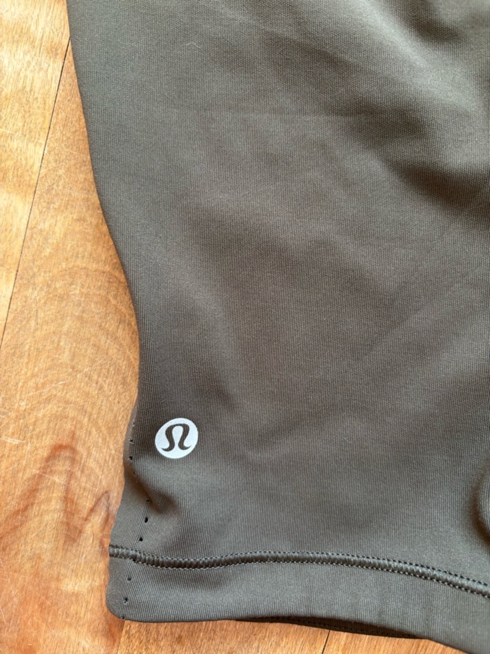 Lululemon athletica Olive Green & Black Cropped/ Capri Leggings - Picture 6 of 7